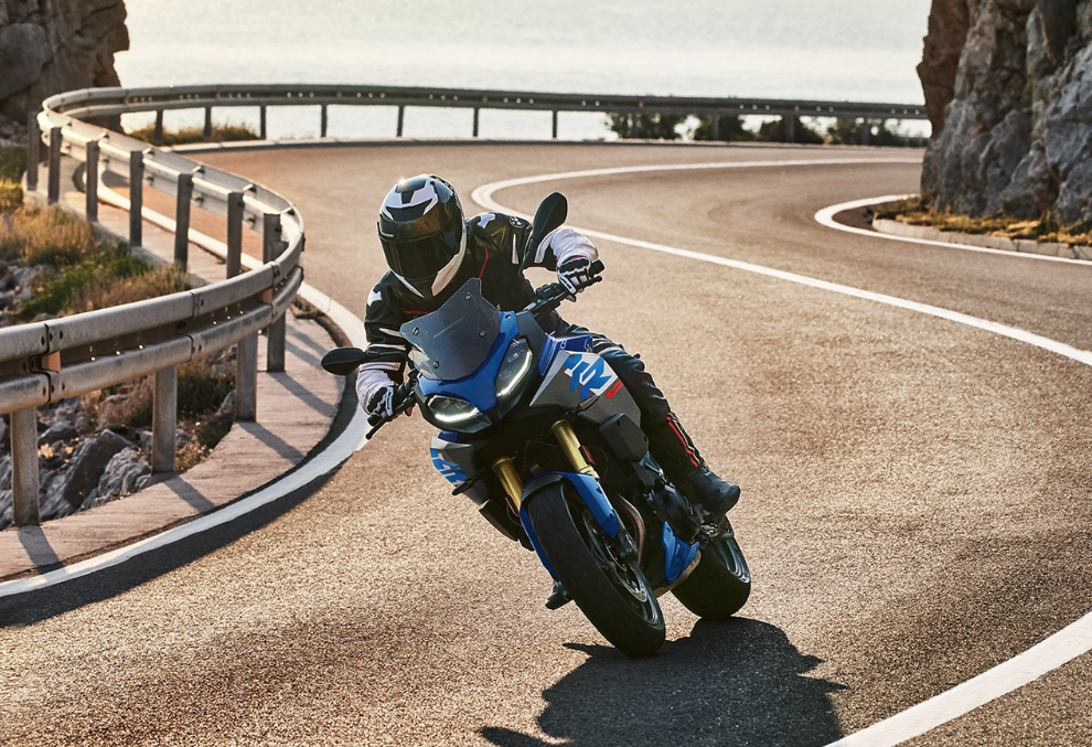2024 BMW F 900 XR