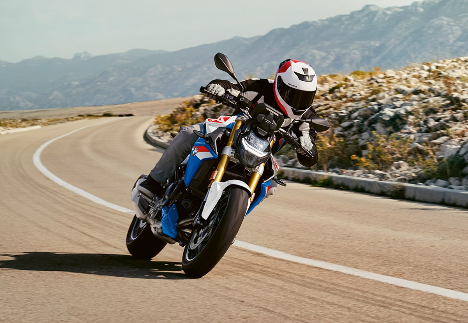 2024 BMW F 900 R
